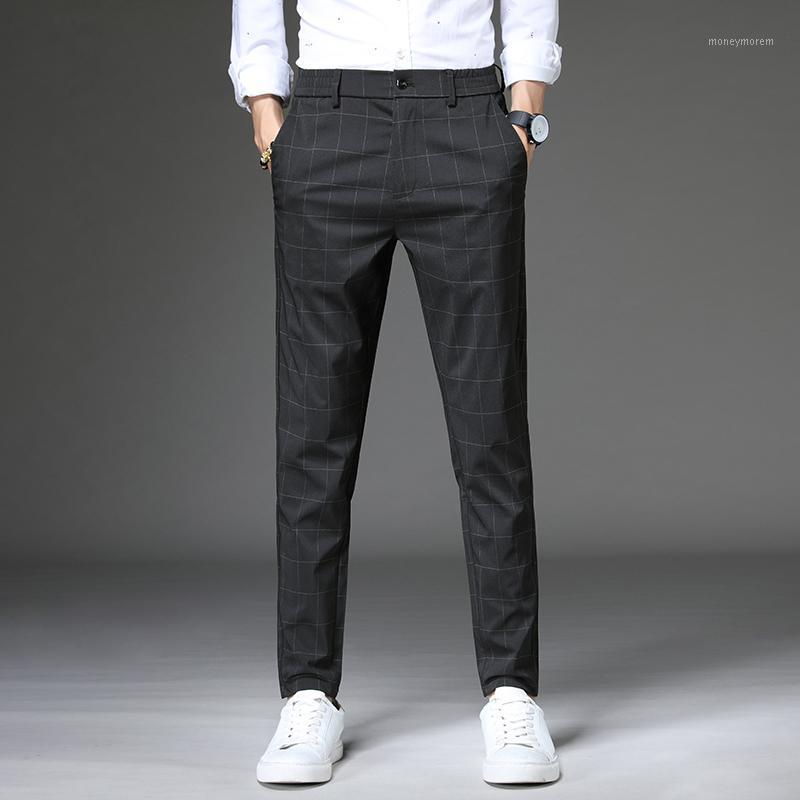 2020 New Casual Pants Men Fit Plaid Fashion Gray black Trousers Male Brand Clothing business work pant -381
2020 New Casual Pants Men Fit Plaid Fashion Gray black Trousers Male Brand Clothing business work pant -381