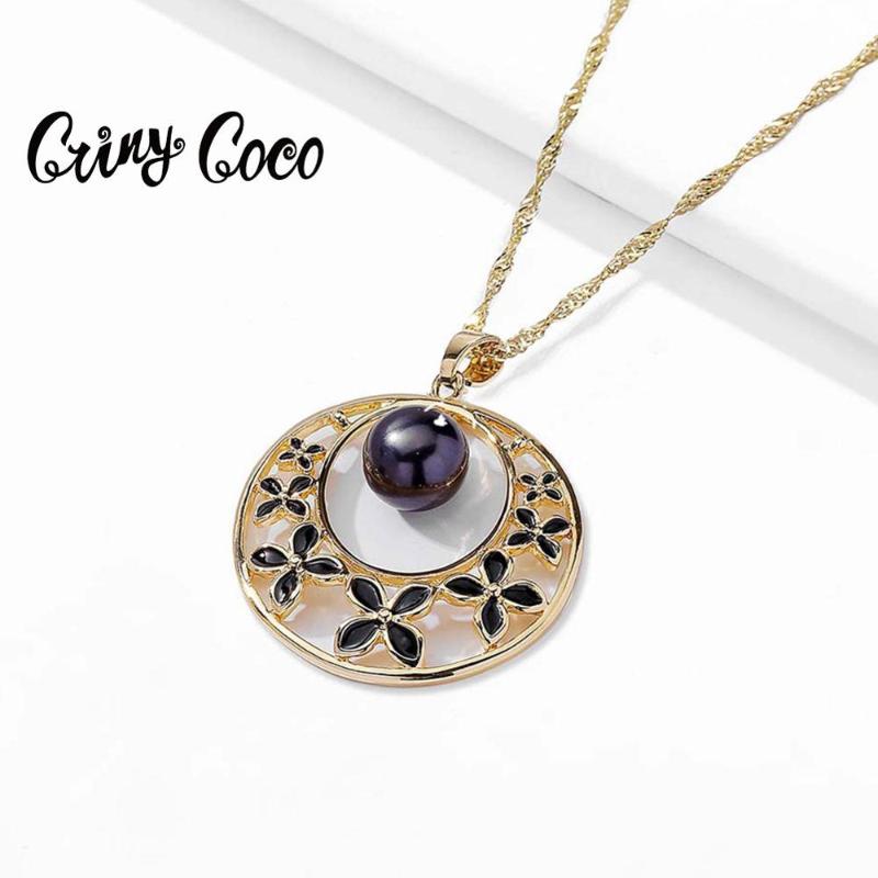 2020 Hawaii Jewelry Gold Color Geometric Necklace New Design Statement Pearl Pendants Fashion Chain Necklace for Women Friends 
2020 Hawaii Jewelry Gold Color Geometric Necklace New Design Statement Pearl Pendants Fashion Chain Necklace for Women Friends