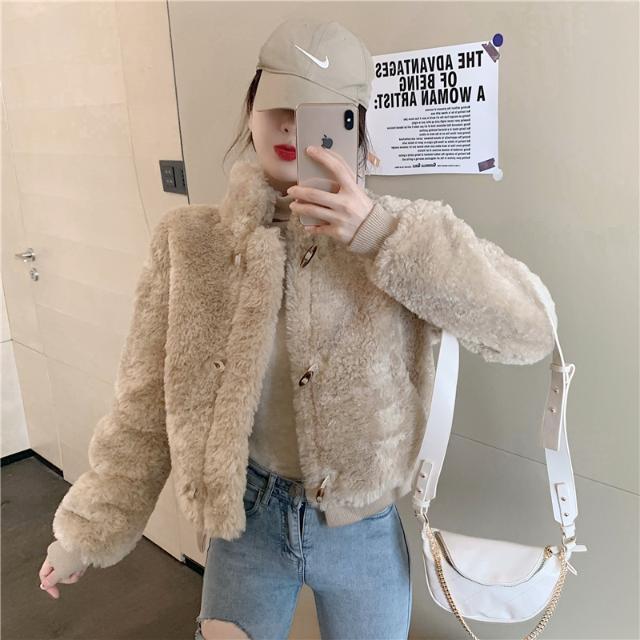 Women New 2021 Autumn Winter Faux Fur Short Jacket Thick Warm Fake Cashmere Furry Coat Female Casual Stand Collar Overcoat S744, White
Women New 2021 Autumn Winter Faux Fur Short Jacket Thick Warm Fake Cashmere Furry Coat Female Casual Stand Collar Overcoat S744, White