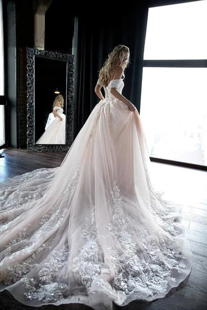 Luxury Light Pink Chapel Lace Wedding Dresses Bridal Gowns 2022 Off Shoulder Tulle Appliques Beads A Line Bride Weddings Dress Vestidos de novia Maria