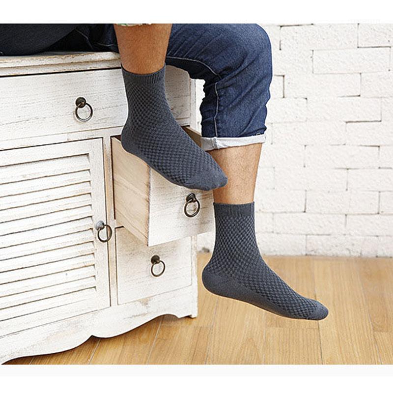 2020NEW Bamboo fiber men's business stockings spring and autumn breathable deodorant quality middle stockings men's gift socks1, 3 black 2 navy
2020NEW Bamboo fiber men's business stockings spring and autumn breathable deodorant quality middle stockings men's gift socks1, 3 black 2 navy