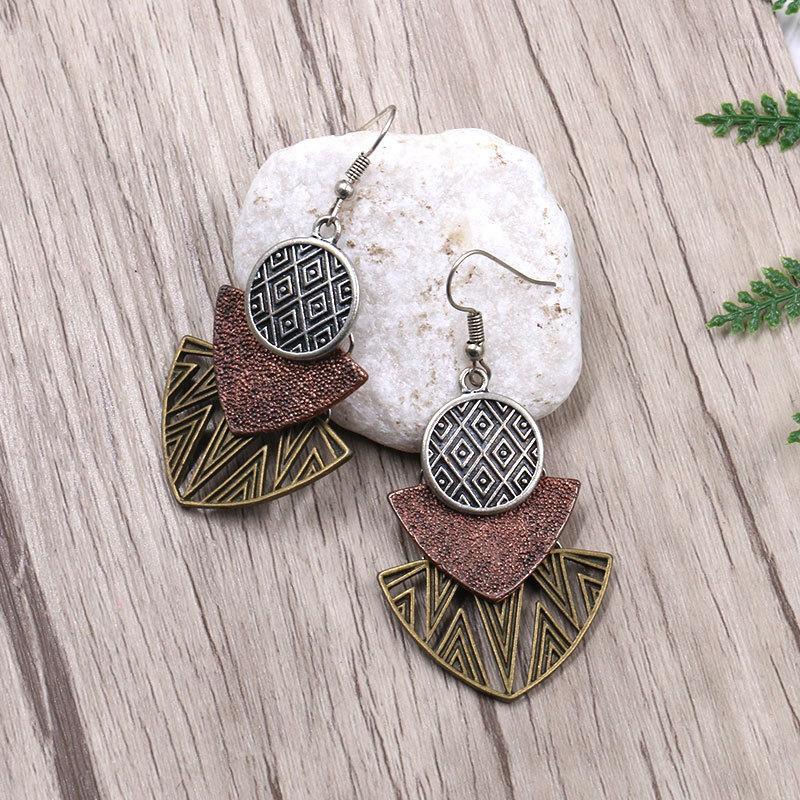 Geometric Hollow Alloy Retro Bollywood Kundan Jhumka Three-layer Drop Earrings For Women Boho Ethnic Gypsy Earrings1
Geometric Hollow Alloy Retro Bollywood Kundan Jhumka Three-layer Drop Earrings For Women Boho Ethnic Gypsy Earrings1