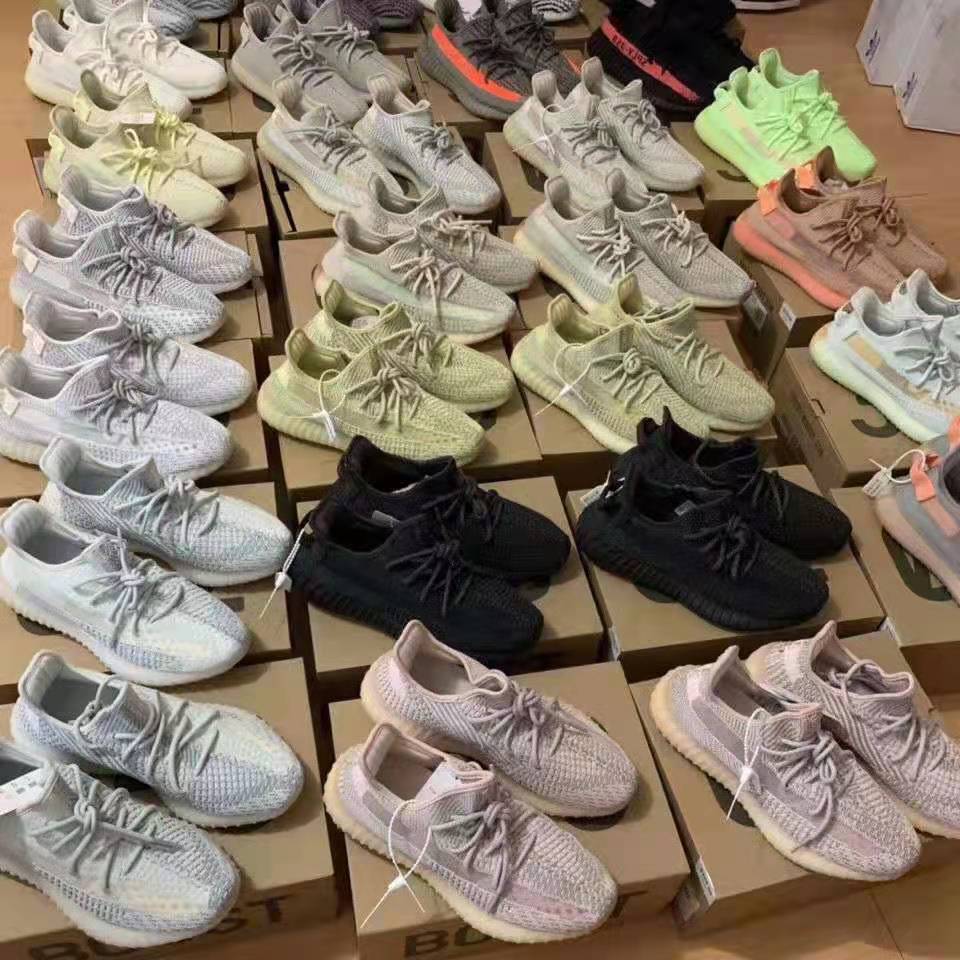 Top Quality Static 3M Reflective V2 Men Women Running Shoes Cream White Beluga 2.0 Cinder Black Red Zebra Oreo Bred Outdoor Sports Designers
Top Quality Static 3M Reflective V2 Men Women Running Shoes Cream White Beluga 2.0 Cinder Black Red Zebra Oreo Bred Outdoor Sports Designers