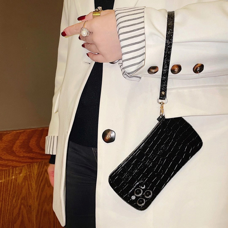 Luxury Vintage Vegan Crocodile Grain Leather Wristband Back Cover Plaid Print for iPhone 12 MINI 11 Pro Max XR XS 8 Plus SE
Luxury Vintage Vegan Crocodile Grain Leather Wristband Back Cover Plaid Print for iPhone 12 MINI 11 Pro Max XR XS 8 Plus SE