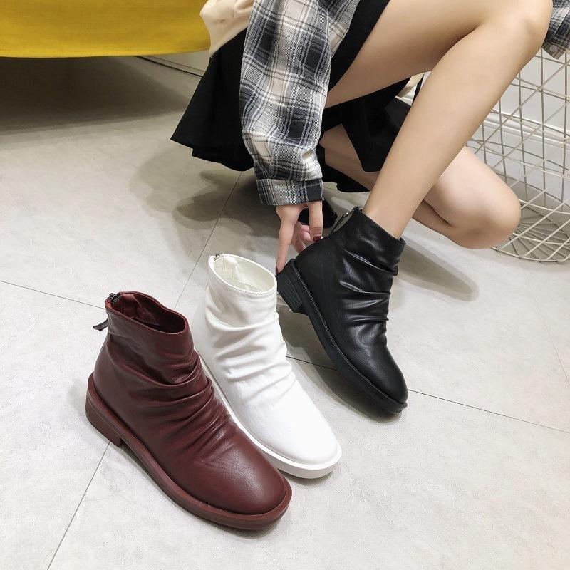 2020 Europe and America autumn new leisure British style boots fashion boots short thick heel female, Black
2020 Europe and America autumn new leisure British style boots fashion boots short thick heel female, Black