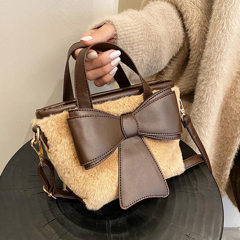 Niche Design Bags 2021 New Trendy Wild Crossbody Bag Autumn And Winter Ins Fashion Plush Women's Shoulder Bag, Black
Niche Design Bags 2021 New Trendy Wild Crossbody Bag Autumn And Winter Ins Fashion Plush Women's Shoulder Bag, Black