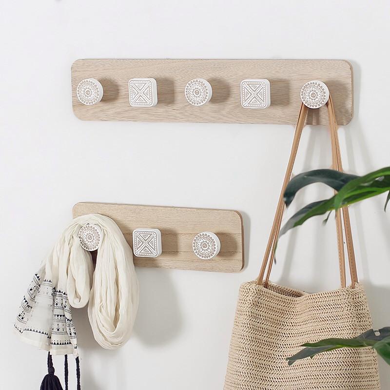Nordic Style Wooden Wall Mount Storage Rack Sticky Hook Hat Key Towel Coat Hanger Bedroom Wall Hanging Decoration 3/4/5 Rows
Nordic Style Wooden Wall Mount Storage Rack Sticky Hook Hat Key Towel Coat Hanger Bedroom Wall Hanging Decoration 3/4/5 Rows