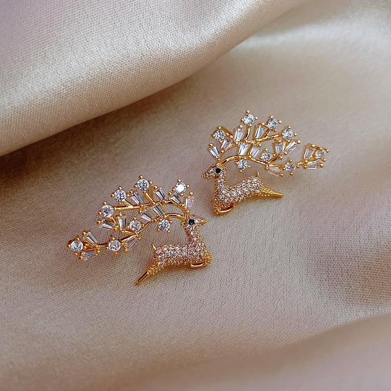 Stud Design Fashion Jewelry Exquisite Copper Inlaid Zircon Deer Branch Earrings Luxury Full Crystal Women's Prom Party
Stud Design Fashion Jewelry Exquisite Copper Inlaid Zircon Deer Branch Earrings Luxury Full Crystal Women's Prom Party