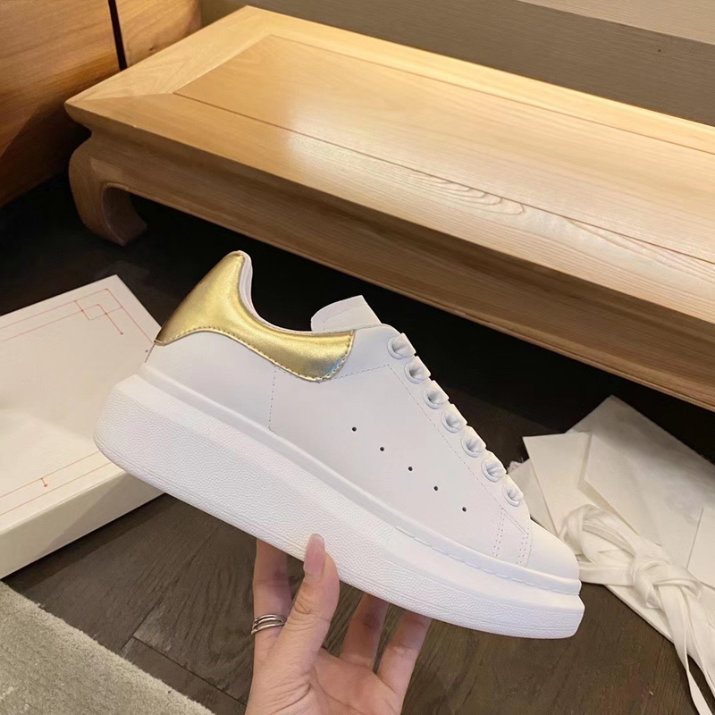 2021 Designer Shoes Classic Suede Velvet Leather Women Mens Flat Sneaker Platform Oversized Sports Trainer with Box Size35-46 hdfgdrrxs, Black
2021 Designer Shoes Classic Suede Velvet Leather Women Mens Flat Sneaker Platform Oversized Sports Trainer with Box Size35-46 hdfgdrrxs, Black