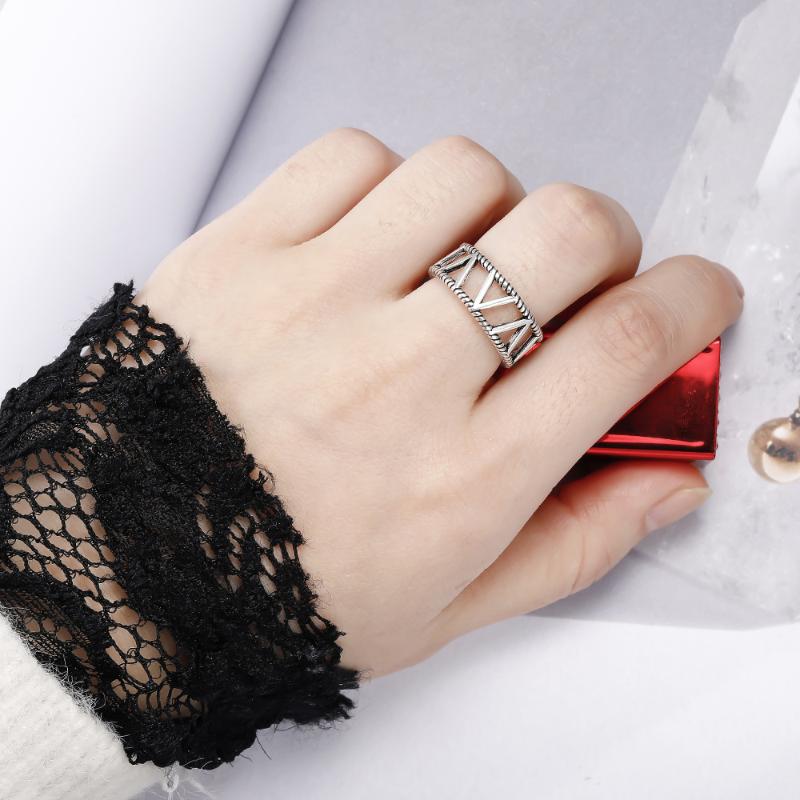 New Classical Silver Color V Letter Rings For Women Men Adjustable Stainless steel High Quality Party Ring Anillos Mujer Gifts
New Classical Silver Color V Letter Rings For Women Men Adjustable Stainless steel High Quality Party Ring Anillos Mujer Gifts