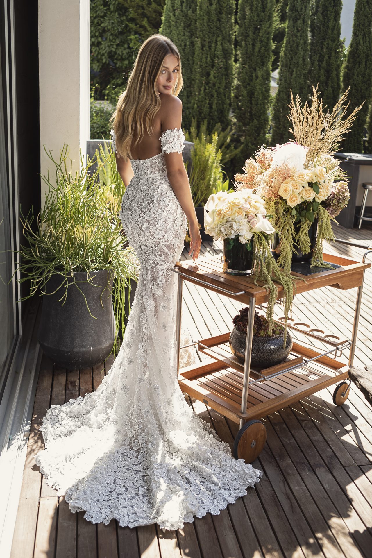 2021 3D Flower Mermaid Wedding Dresses Sexy Off Shoulder Long Sleeve Appliques Backless Sweep Train Bridal Gowns vestidos de novia