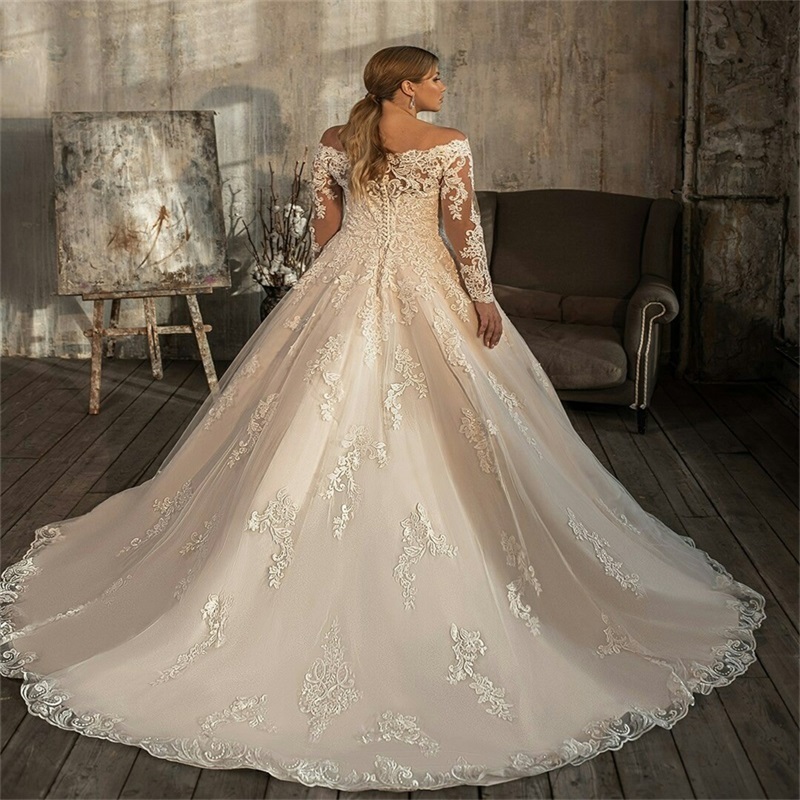 Plus Size A Line Wedding Dresses Appliqued Lace Long Sleeves Ruched Satin Bridal Gowns Custom Made Beach Boho Sweep Train Robes De Mariée