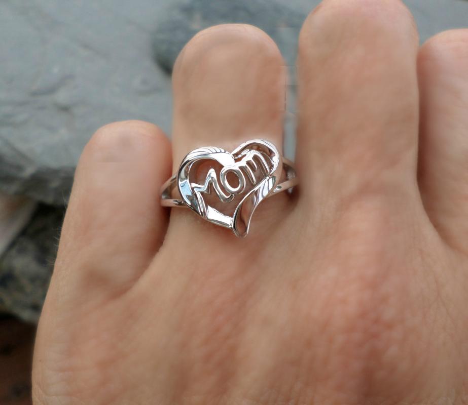 New Love Heart MoM Mother's Day Gift S925 Sterling Silver Color Rings for Women Fashion Jewelry 2020
New Love Heart MoM Mother's Day Gift S925 Sterling Silver Color Rings for Women Fashion Jewelry 2020