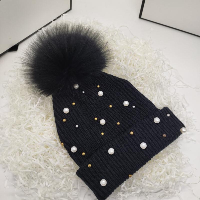 Autumn and winter skullies beanies with pearls big and fur bulb cap black hat boom knitted cap warm
Autumn and winter skullies beanies with pearls big and fur bulb cap black hat boom knitted cap warm