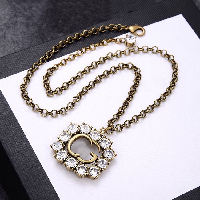 Luxury Designer Jewelry Women Necklace Square Pendant Necklaces with letter stamp Brass retro gold bracelets and chains fashion jewelry, Silver
Luxury Designer Jewelry Women Necklace Square Pendant Necklaces with letter stamp Brass retro gold bracelets and chains fashion jewelry, Silver
