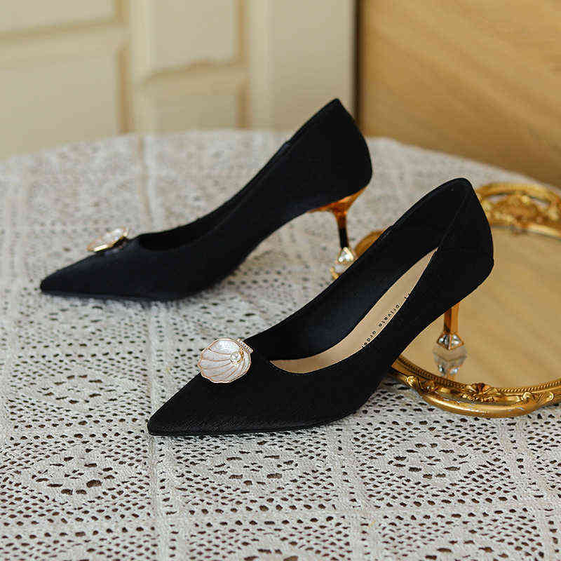 Dress Shoes Fashion Chic Pearl Shell High Heels Women Versatile Pointed Party Pumps Sandals Summer 220301