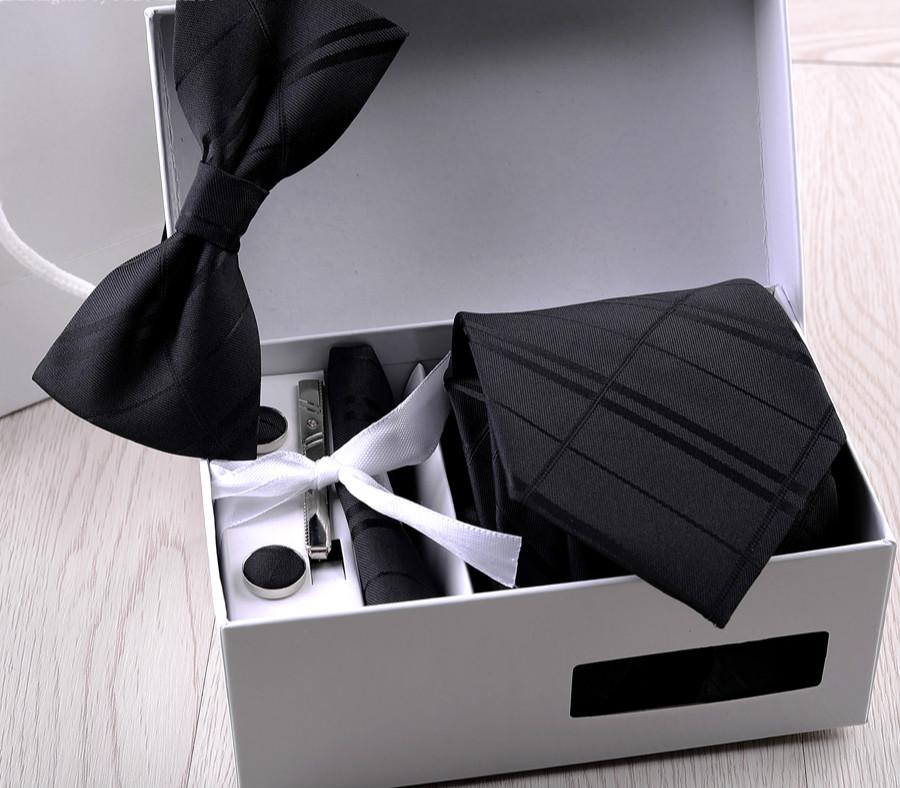 Bow Ties Men's Tie 8cm British Style Suit Formal Business Work Black Stripe Fashion Wide Box Butterflies Gift Set For Man In A
Bow Ties Men's Tie 8cm British Style Suit Formal Business Work Black Stripe Fashion Wide Box Butterflies Gift Set For Man In A