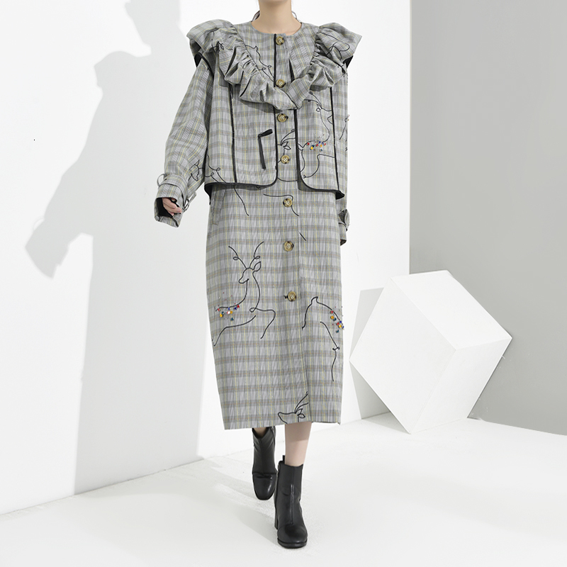 [EAM] Women Plaid Ruffles Big Size Trench New Lapel Long Sleeve Loose Fit Windbreaker Fashion Tide Spring Autumn 1B7380 201102