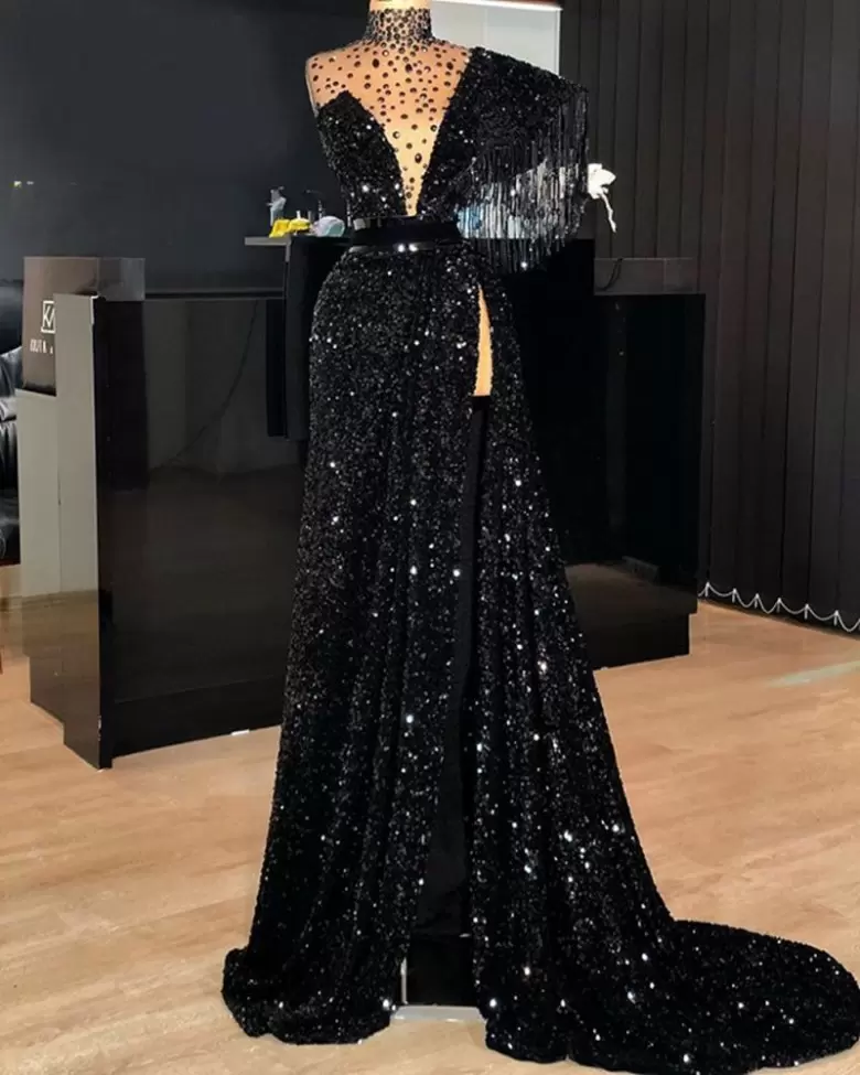 Sexy Split Evening Dresses For Women Long Sheer High Neck Beading Black Tulle Sequined Arabic Prom Gowns Tassel Formal One Shoulder Party Wear
Sexy Split Evening Dresses For Women Long Sheer High Neck Beading Black Tulle Sequined Arabic Prom Gowns Tassel Formal One Shoulder Party Wear