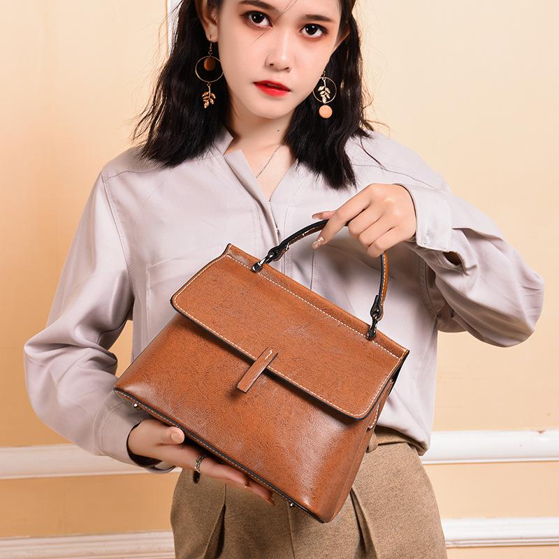 2021 New Leather Women's Bag Korean Version Korean Version of The Handbag Fashion Shoulder Bag, Black
2021 New Leather Women's Bag Korean Version Korean Version of The Handbag Fashion Shoulder Bag, Black