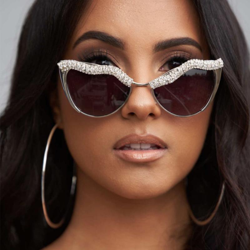 2020 Celebrity Sunglasses Women Men Cat Eyes Sunglasses Luxury Diamond Sexy Small Glasses for Ladies Vintage Shades Female UV400 
2020 Celebrity Sunglasses Women Men Cat Eyes Sunglasses Luxury Diamond Sexy Small Glasses for Ladies Vintage Shades Female UV400