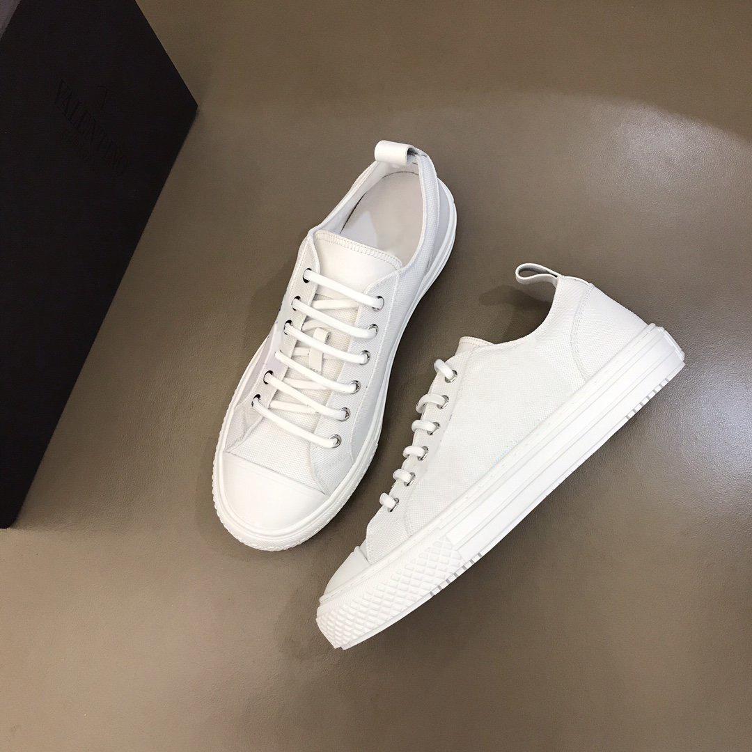 2020 latest style VLTN TIMES GIGGIES low-top fabric sneakers casual shoes fashionable and comfortable breathable size 35-45
2020 latest style VLTN TIMES GIGGIES low-top fabric sneakers casual shoes fashionable and comfortable breathable size 35-45