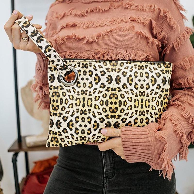 Female Handbag Large-capacity Soft Leather Envelope Bag Clutches Business Wallet Simple Clutch Handbag Envelope Bag Bolsos #LR1, Multi
Female Handbag Large-capacity Soft Leather Envelope Bag Clutches Business Wallet Simple Clutch Handbag Envelope Bag Bolsos #LR1, Multi