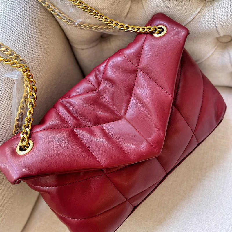 CLASSIC FLOWER quilted PUFFER Designer Handbags women Shoulder Bags woc Flip cover Handbag wallet purse With dust bag, No box width dust bag and card
CLASSIC FLOWER quilted PUFFER Designer Handbags women Shoulder Bags woc Flip cover Handbag wallet purse With dust bag, No box width dust bag and card