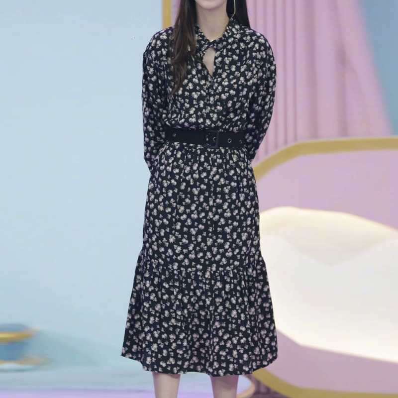 Bohemia Print Long-sleeve Single-breasted Long-sleeves Retro Stylish Style Temperament Medium Length Belt Dress Spring-summer 2021 New Irr7, Navy blue.
Bohemia Print Long-sleeve Single-breasted Long-sleeves Retro Stylish Style Temperament Medium Length Belt Dress Spring-summer 2021 New Irr7, Navy blue.