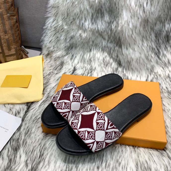 Top Quality Women Shoes Rubber Slipper Sandals Summer Beach Outdoor Cool Slippers Fashion Wide Lady Household Slide Flat Flip Flops with Box fewgtwge, Black
Top Quality Women Shoes Rubber Slipper Sandals Summer Beach Outdoor Cool Slippers Fashion Wide Lady Household Slide Flat Flip Flops with Box fewgtwge, Black