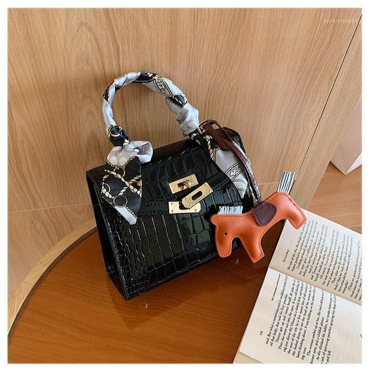 2020 New Fashion Luxury Canvas Ladies Hand Bags Female Crossbody Bags for Women Shoulder Messenger Big Tote1, Black
2020 New Fashion Luxury Canvas Ladies Hand Bags Female Crossbody Bags for Women Shoulder Messenger Big Tote1, Black