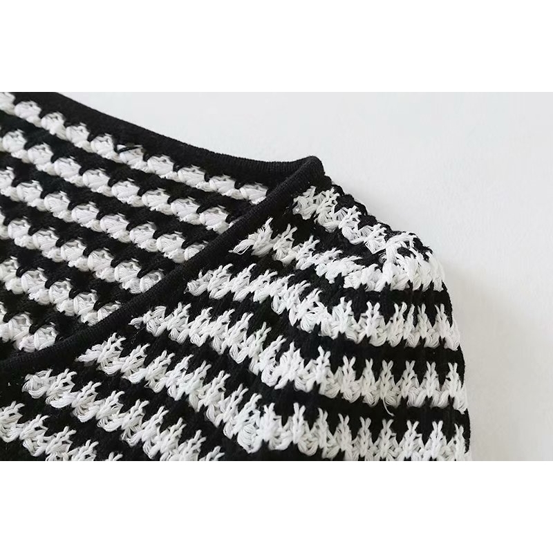 EWQ Autumn Santa Sweater Contrast Stripes Thin Section Vneck Longsleeved Short Top European Trend Ladies Pullover Knit 201017