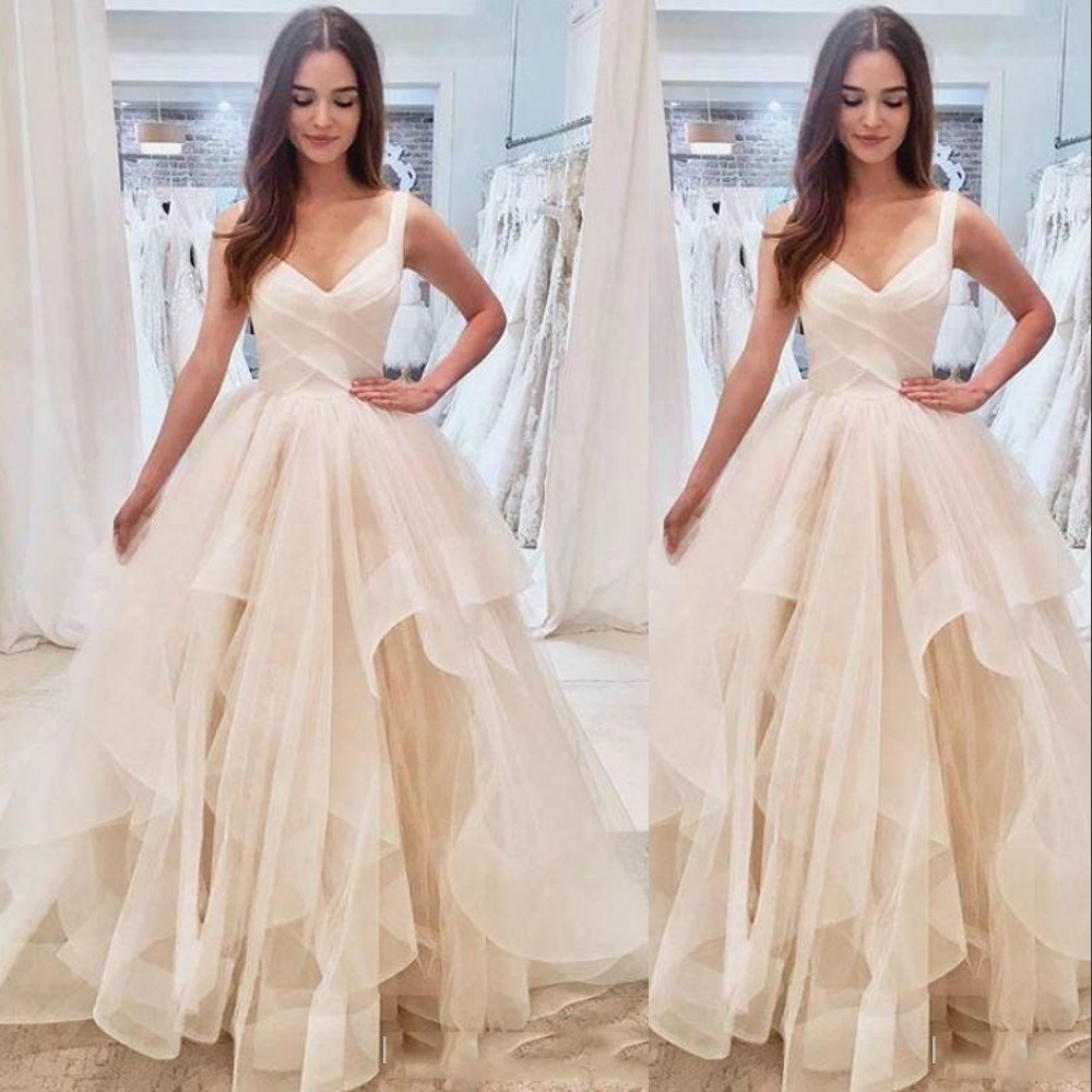 Country New Cheap A Line Wedding Dresses Summer Beach Spaghetti Straps V Neck Ruffles Tiered Tulle Plus Size Ball Gown Formal Bridal Gowns, White
Country New Cheap A Line Wedding Dresses Summer Beach Spaghetti Straps V Neck Ruffles Tiered Tulle Plus Size Ball Gown Formal Bridal Gowns, White