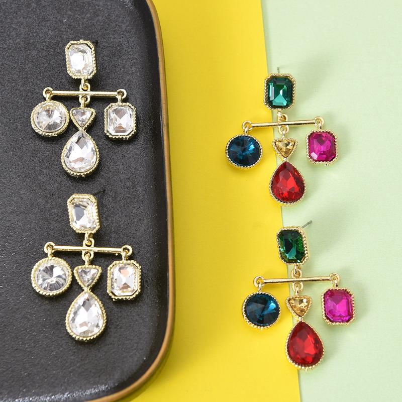 Ztech Geometric Green/Red Rhinestone Pendants Fashion Design Trend Statement Cross Jewelry High Quality Vintage Accessories
Ztech Geometric Green/Red Rhinestone Pendants Fashion Design Trend Statement Cross Jewelry High Quality Vintage Accessories