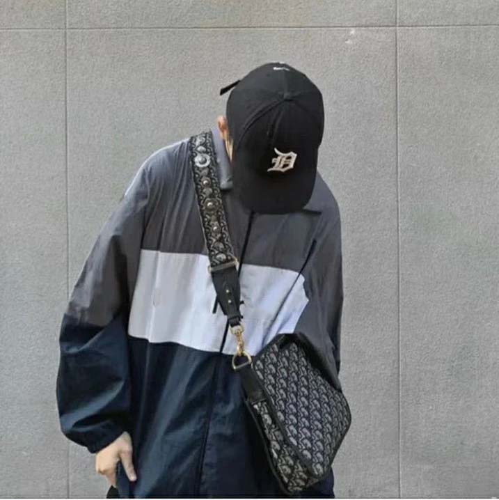 Men Women Jacket with Letters Print Top Quality Navy White Grey Colors Panelled High Street Wear Classic OS Type Jacket Size -XL, Gray
Men Women Jacket with Letters Print Top Quality Navy White Grey Colors Panelled High Street Wear Classic OS Type Jacket Size -XL, Gray