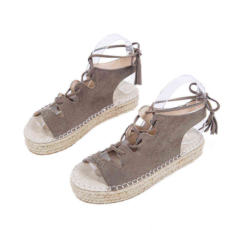 2022 new large thick soled flat heel Roman lace up women's sandals