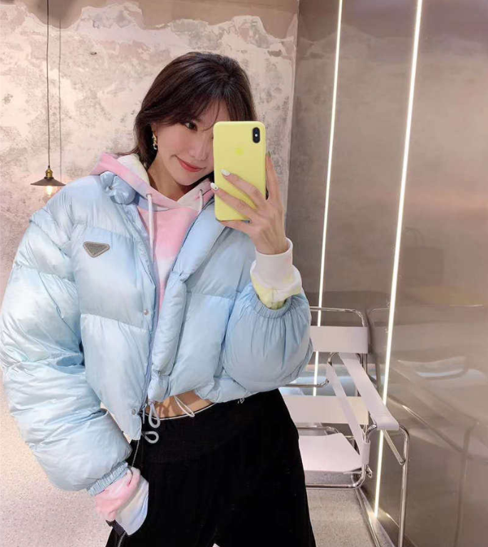 20FW Women Jacket Down Parkas Coat Winter Style Slim Corset Thick Outfit Jackets Pocket Outsize Lady Warm Coats 2 Colors -L, Black
20FW Women Jacket Down Parkas Coat Winter Style Slim Corset Thick Outfit Jackets Pocket Outsize Lady Warm Coats 2 Colors -L, Black