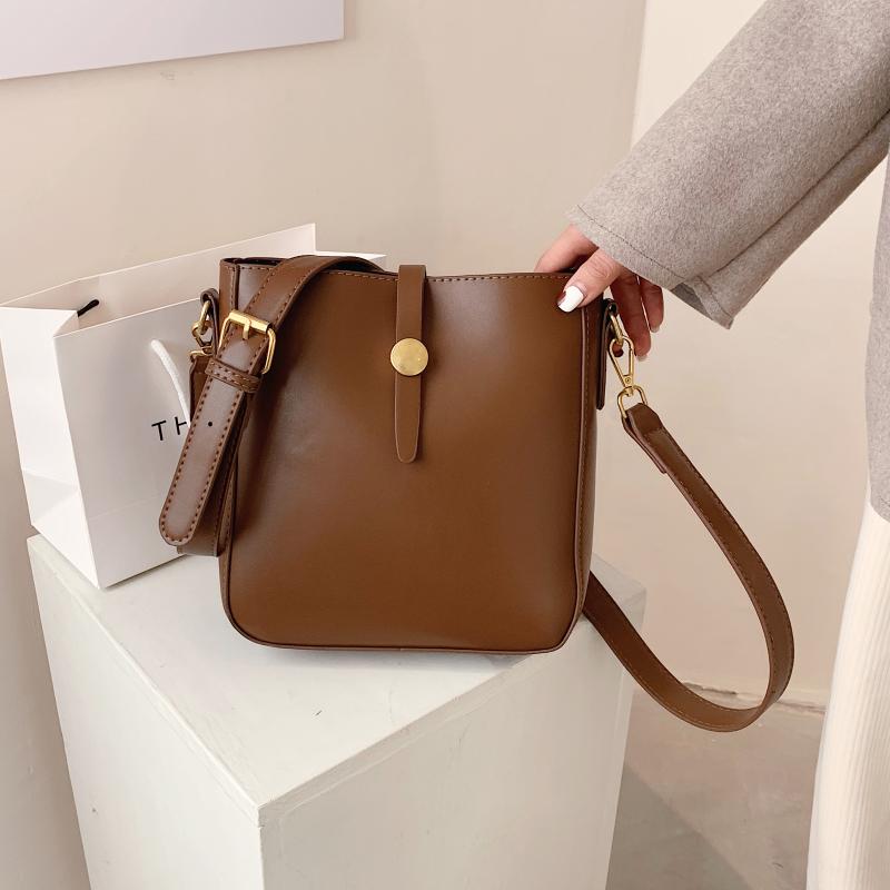 VeryMe Pu Leather Solid Color MiNi Bucket Pack For Women Simple Vintage Messenger Bags 2021 New Small Crossbody Bags Bolsos Cubo, Black
VeryMe Pu Leather Solid Color MiNi Bucket Pack For Women Simple Vintage Messenger Bags 2021 New Small Crossbody Bags Bolsos Cubo, Black