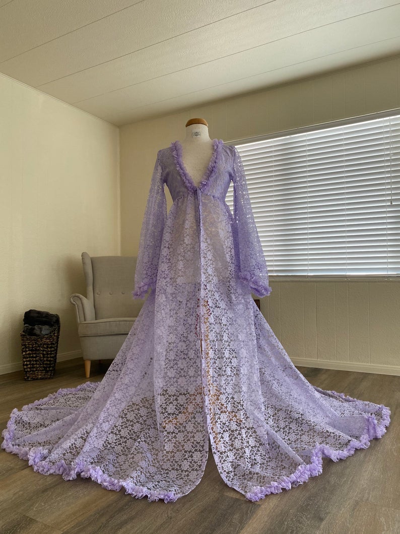 Chic Light Purple Illusion Women Nightrobes Tiered Ruffles Lace Ladies Sleepwear Bathrobe Plus Size Prom Party Shower Dress