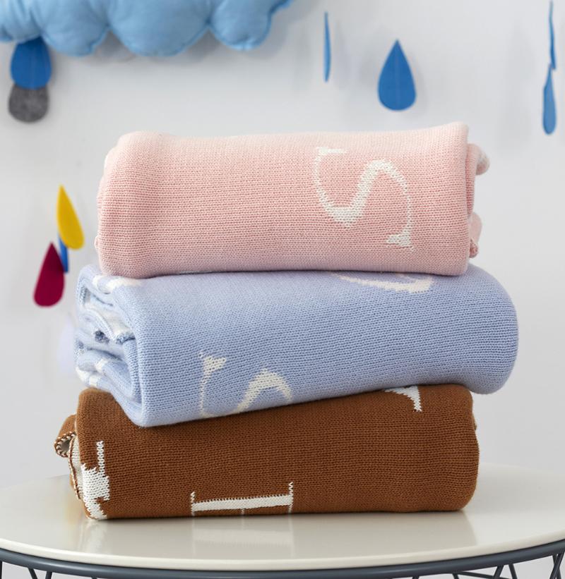 2021 Brand 100% Cotton Thick Black White Letter Knitted Plaids Blanket Children School Bedding blankets Baby Swaddle 5 Colors
2021 Brand 100% Cotton Thick Black White Letter Knitted Plaids Blanket Children School Bedding blankets Baby Swaddle 5 Colors