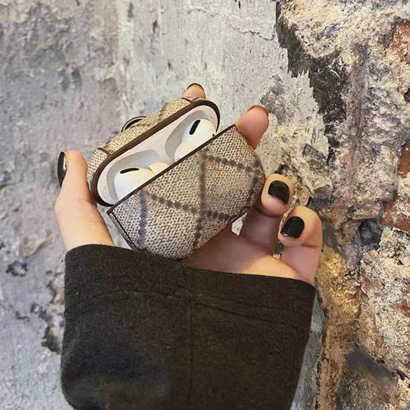Fashion Designer AirPods Cases For Earphone 1 2 3 High Quality Case Letter Printed Hard Shell G Protection Case D2202092Z
Fashion Designer AirPods Cases For Earphone 1 2 3 High Quality Case Letter Printed Hard Shell G Protection Case D2202092Z