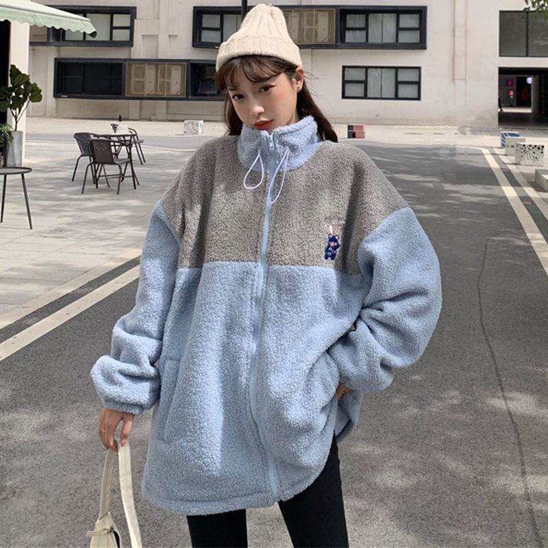 2021 High quality Embroidered Lamb Cashmere Women's Winter Jacket in Students Quilted Neck Brace Cardigan Zip Top OYJH, Blue
2021 High quality Embroidered Lamb Cashmere Women's Winter Jacket in Students Quilted Neck Brace Cardigan Zip Top OYJH, Blue