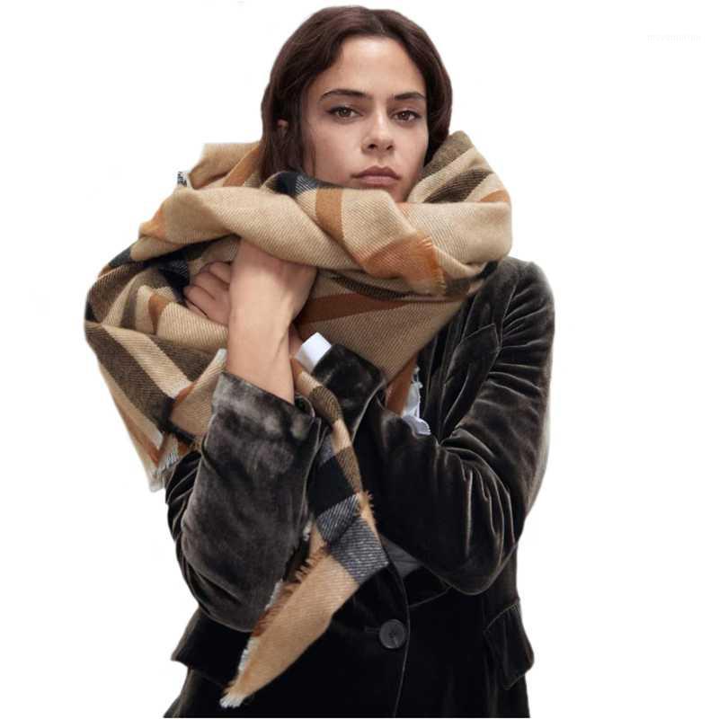 2020 new classic brand scarf Scottish plaid men and women winter scarf warm fashion casual imitation cashmere1
2020 new classic brand scarf Scottish plaid men and women winter scarf warm fashion casual imitation cashmere1