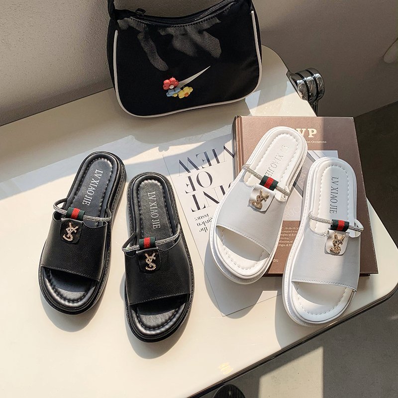 Designer Shoes Latest Fashion Woman Pu Casual Slippers Women Outdoor Designer Luxury Brand Vacation Beach Sandals Casual Flip Fl, Black
Designer Shoes Latest Fashion Woman Pu Casual Slippers Women Outdoor Designer Luxury Brand Vacation Beach Sandals Casual Flip Fl, Black