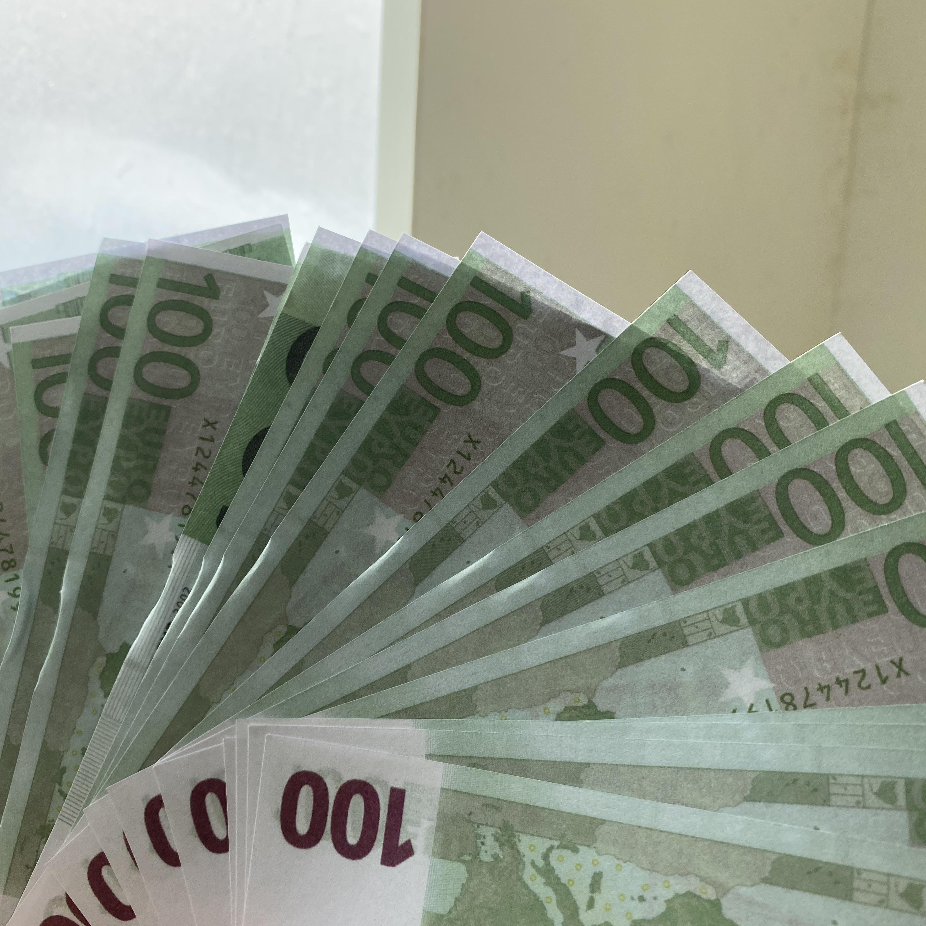 Hot selling euro fake prop money gold banknote copy paper 10/20/50 /100/200/500 euro banknote price banknote-119
Hot selling euro fake prop money gold banknote copy paper 10/20/50 /100/200/500 euro banknote price banknote-119