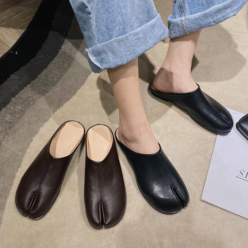 Brown black beige flat-bottomed large size women's slippers fashion and comfortable outer wear women's slippers 20201, White
Brown black beige flat-bottomed large size women's slippers fashion and comfortable outer wear women's slippers 20201, White