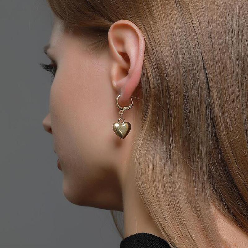 Gold Color Alloy Heart Shaped Pendant Earrings Round Circle Hoop Earrings for Women Gothic Huggies Buckle Ear Ring Jewelry
Gold Color Alloy Heart Shaped Pendant Earrings Round Circle Hoop Earrings for Women Gothic Huggies Buckle Ear Ring Jewelry