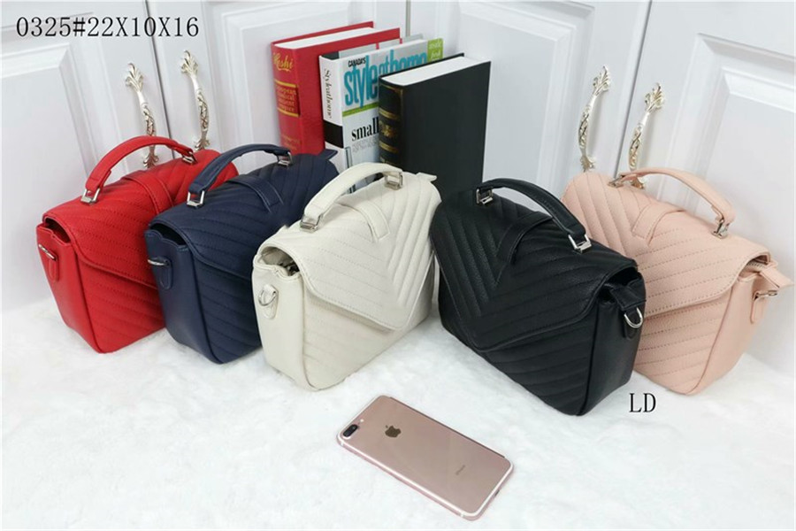 Designers Handbag Luxurys Handbags High Quality Ladies Chain Shoulder Bag Patent Leather bag25888
Designers Handbag Luxurys Handbags High Quality Ladies Chain Shoulder Bag Patent Leather bag25888