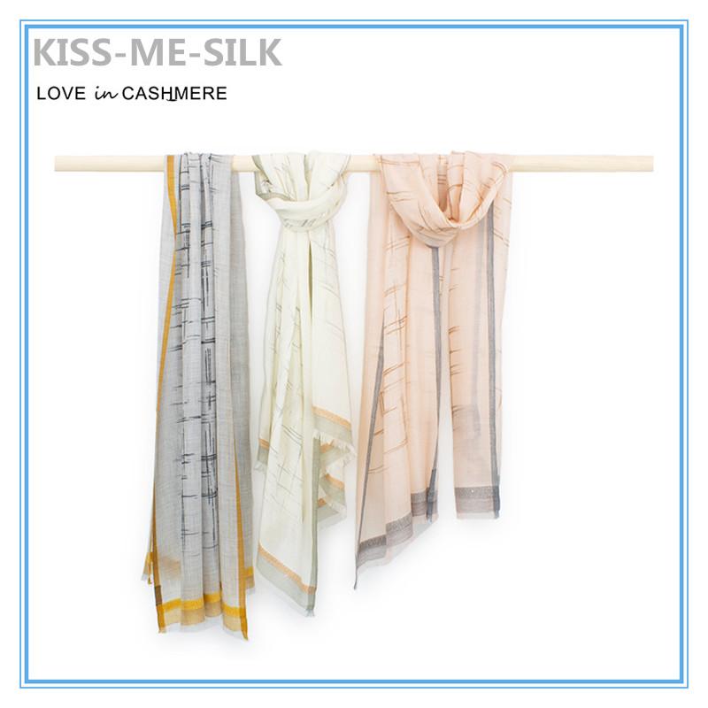 KMS Latest New light and breathable worsted printed sequin cashmere scarf shawl for women 70*200CM/100G
KMS Latest New light and breathable worsted printed sequin cashmere scarf shawl for women 70*200CM/100G
