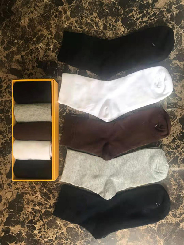 2021 High quality fashion Designers Womens Socks Five Pair Luxe Sports Winter Mesh Letter Printed Sock With Box, 1 a box of five pairs
2021 High quality fashion Designers Womens Socks Five Pair Luxe Sports Winter Mesh Letter Printed Sock With Box, 1 a box of five pairs